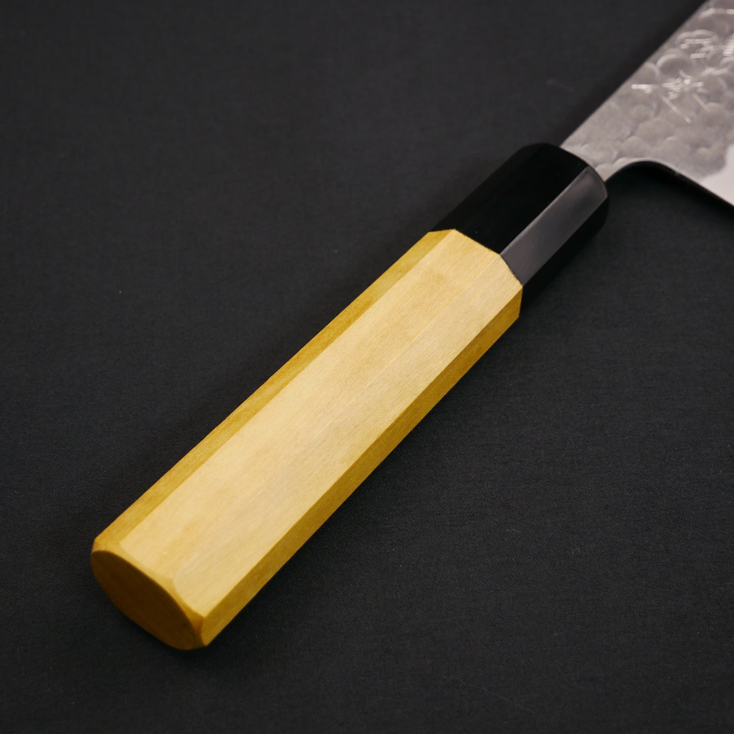 白二鋼 鎚目 ステンレス割込 菜切 朴八角柄