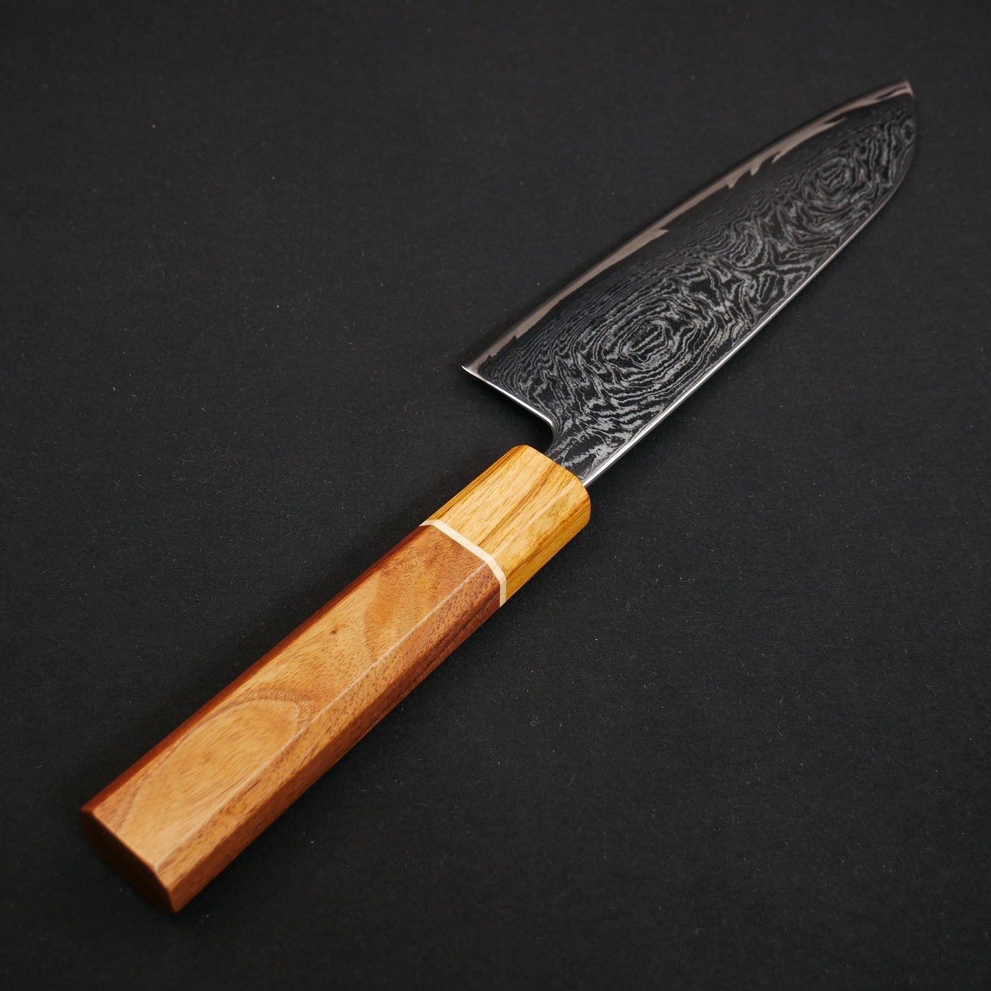 AUS10 Damascus Santoku Walnut Octagonal Handle