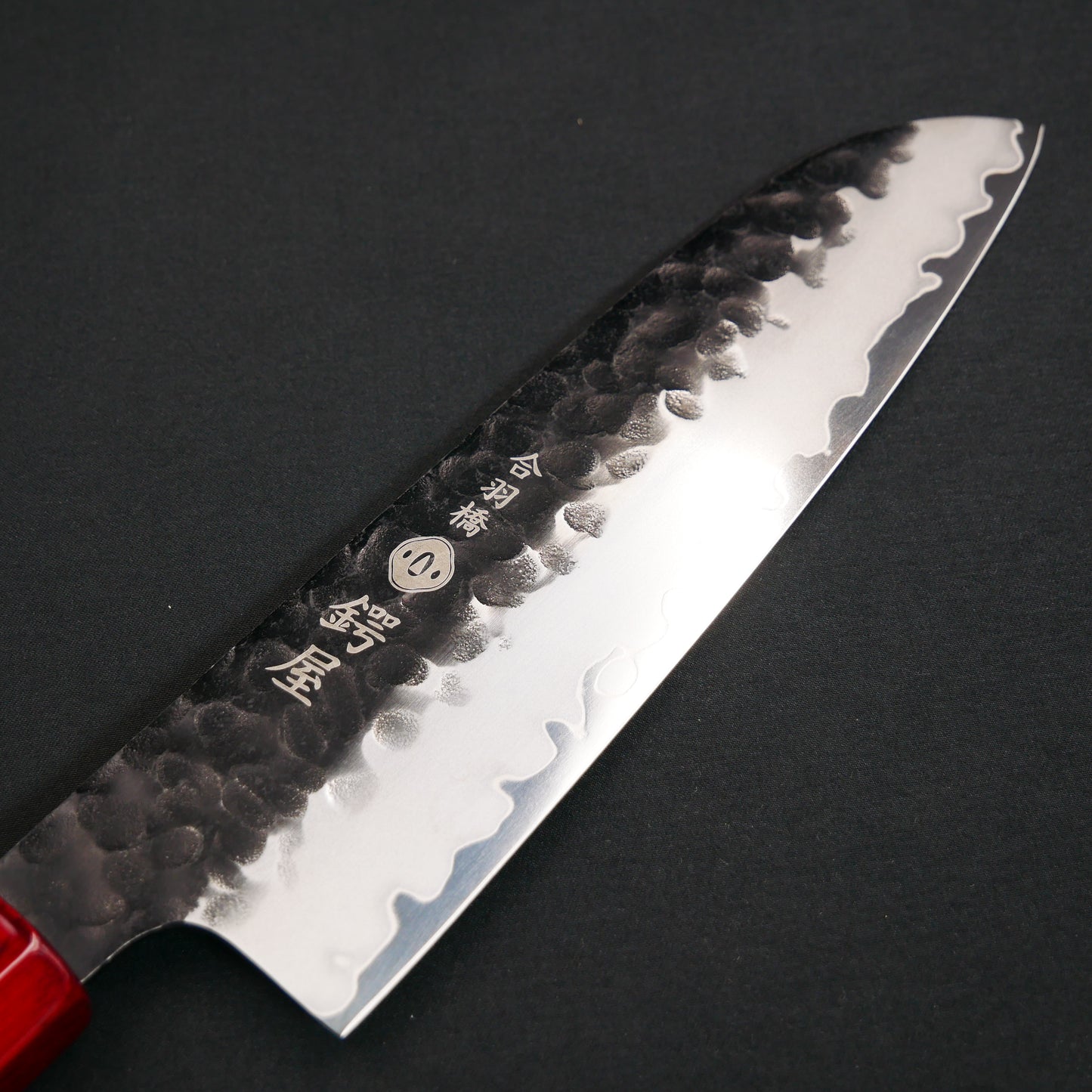 Molybdenum Steel Kurouchi Tsuchime Santoku Oak Urushi Octagonal Handle (New Version)