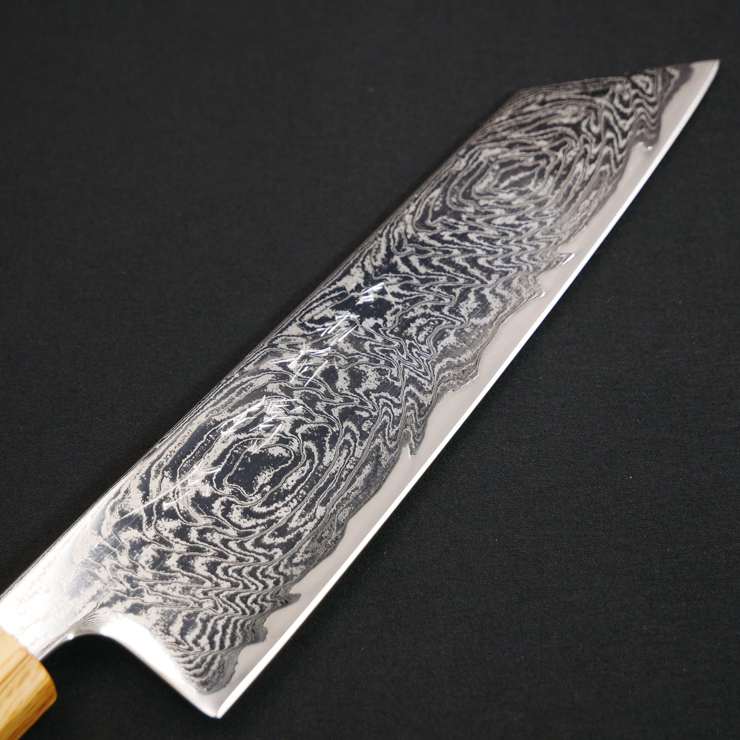 AUS10 Damascus Kiritsuke Santoku Walnut Octagonal Handle