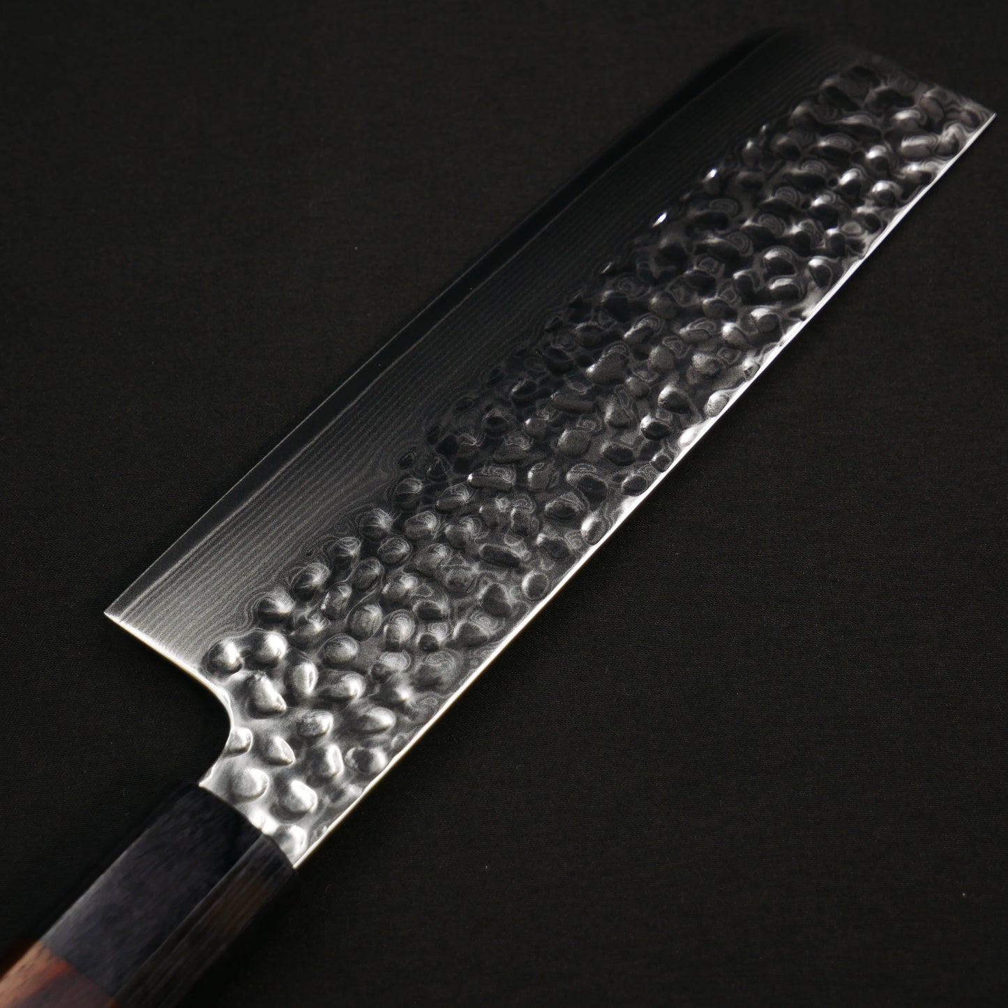 モリブデンバナジウム鋼 67層 鎚目 菜切 紫檀八角柄