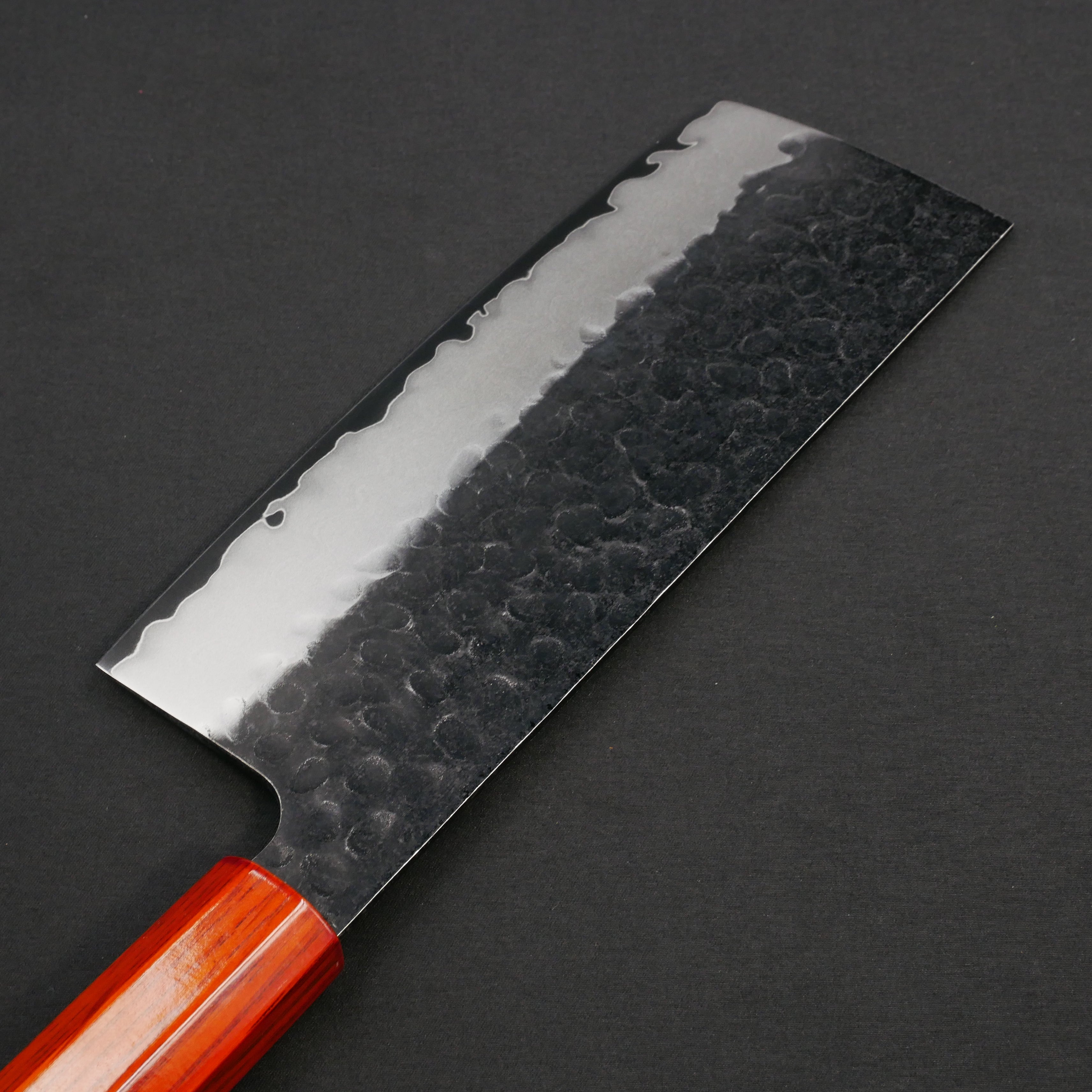 新品　先丸柳刃　筋引き　モリブデン鋼　八角柄 モリブデンバナジウム鋼 黒打 鎚目 幅広菜切 樫漆八角柄 – つば屋庖丁店