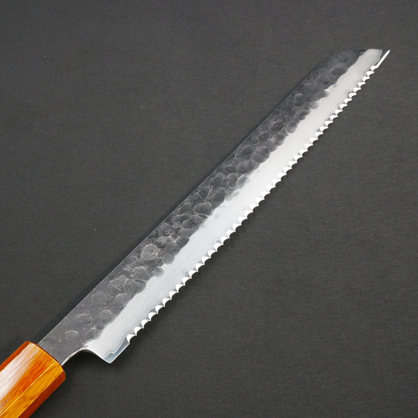 Molybdenum Vanadium Steel Kurouchi Tsuchime Bread Knife Oak Urushi Octagonal Handle