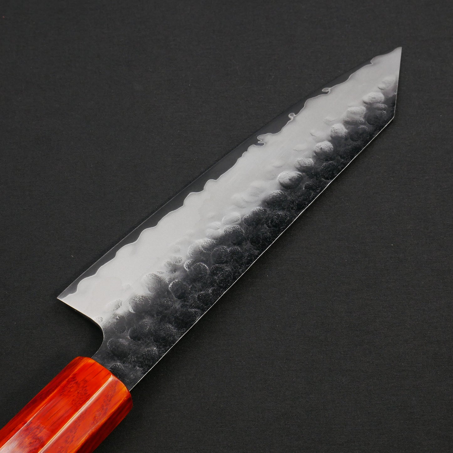 モリブデンバナジウム鋼 黒打 鎚目 切付三徳 樫漆八角柄