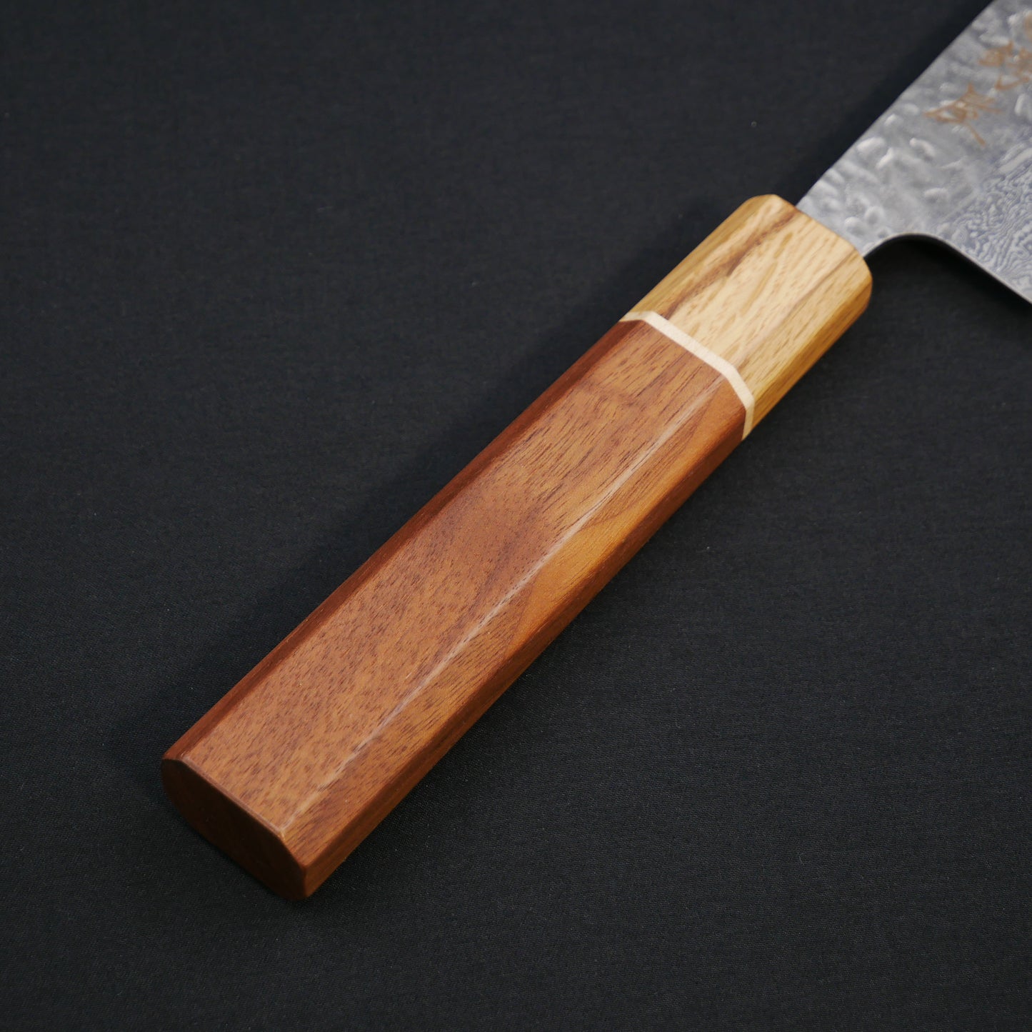 AUS10 鎚目 ダマスカス 切付三徳 ウォールナット八角柄